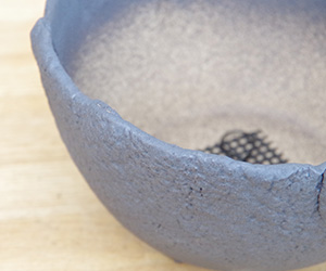 鉢は樹や草花の表情をがらっと変える【盆栽鉢 黒丸型鉢 直径 鉢は樹や草花の表情をがらっと変える【盆栽鉢 黒丸型鉢 直径